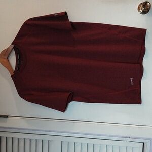 Russell Dri-Power Short Sleeve Top in Red Heather. Men's Size Medium. Gently use